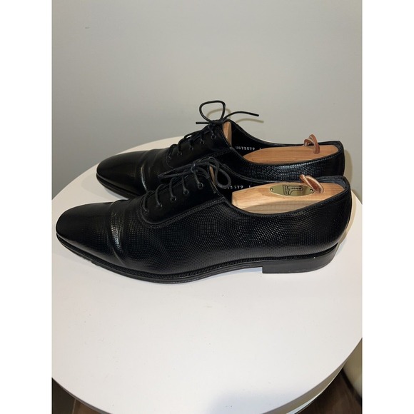 $850 SALVATORE FERRAGAMO - "FARNESE" Textured Black Oxfords - 9.5 D - Picture 3 of 10